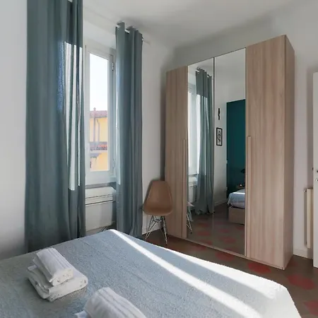 The Rent - Spacious Two Bedrooms Near Porta Romana 公寓 *
